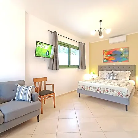 Okeanis & Adults Only *