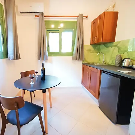 Okeanis & Adults Only Apartment