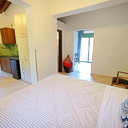 Okeanis & Adults Only * Katelios