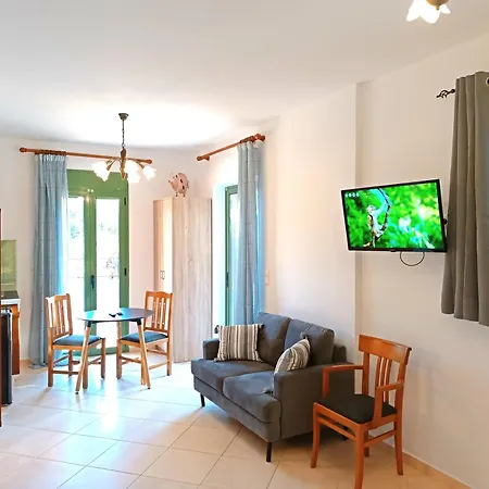 Okeanis & Adults Only * Katelios