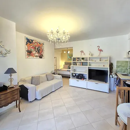 Okeanis & Adults Only Kateliósz