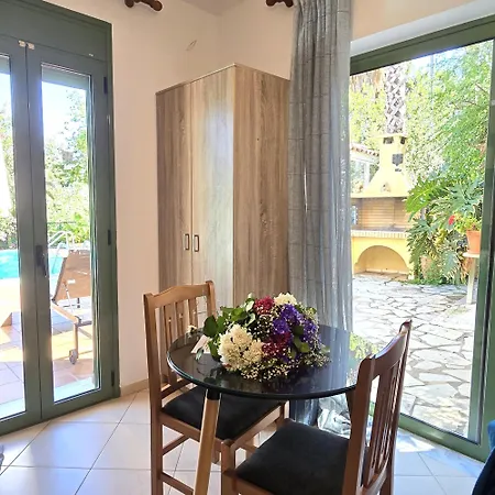 Okeanis & Adults Only Apartment